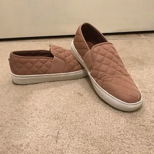 Steve Madden slip on